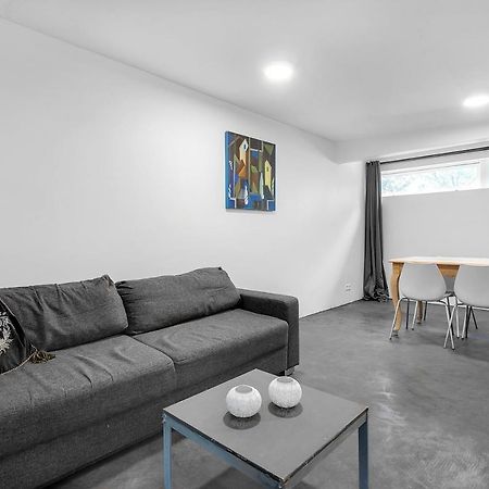 Lovely Studio Apartment With Hot Tub Ρέυκιαβικ Εξωτερικό φωτογραφία