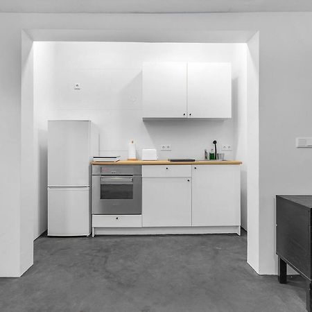 Lovely Studio Apartment With Hot Tub Ρέυκιαβικ Εξωτερικό φωτογραφία